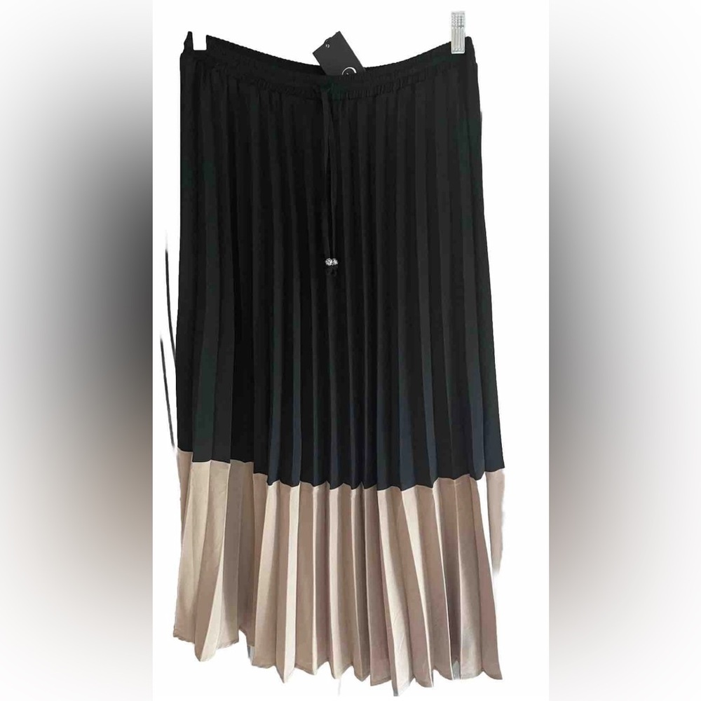 Adrianna Papell Black and Beige Pleated Colorblock Midi Skirt